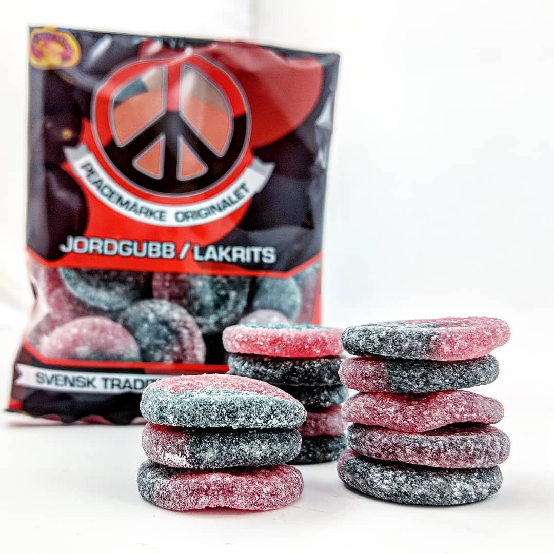 Peace Jordgubb & Lakrits-Strawberry & Licorice - Swedish Godis Shop
